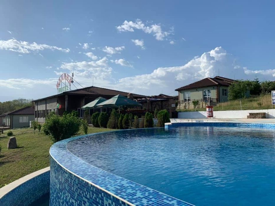 Продава се Заведение в с. Баня, Област Бургас - 1 кв.м за 500000 €/кв.м - Снимка #1