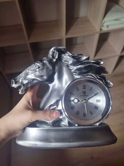 Серебрянные часы