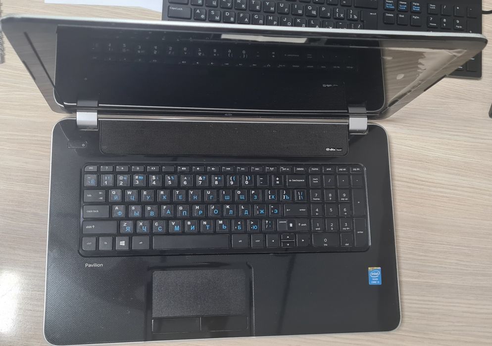 HP Pavilion notebook sotiladi core i3 inside