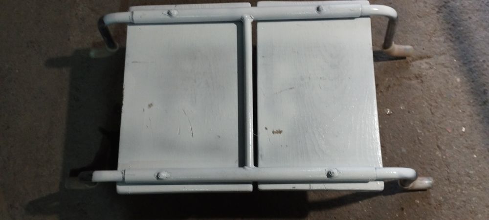 Продам полочку-сиденье  для ванны