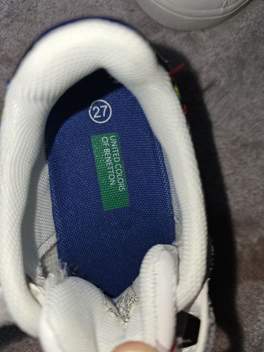 Чисто нови сникърси United Colors Of Benetton
Цена:60лв
Номер:27