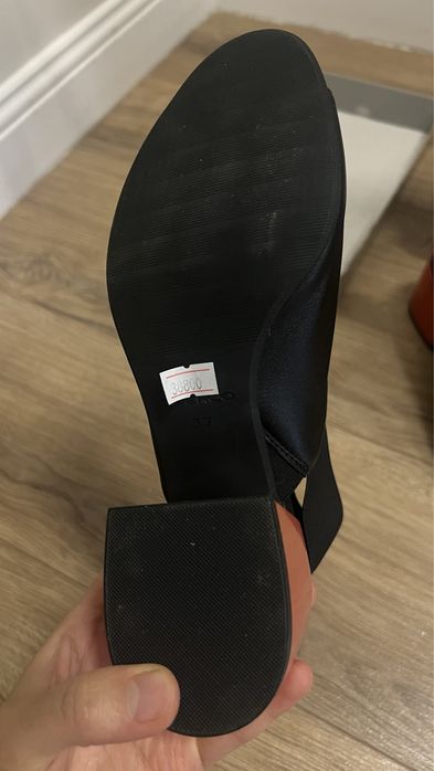 Продам новые туфли