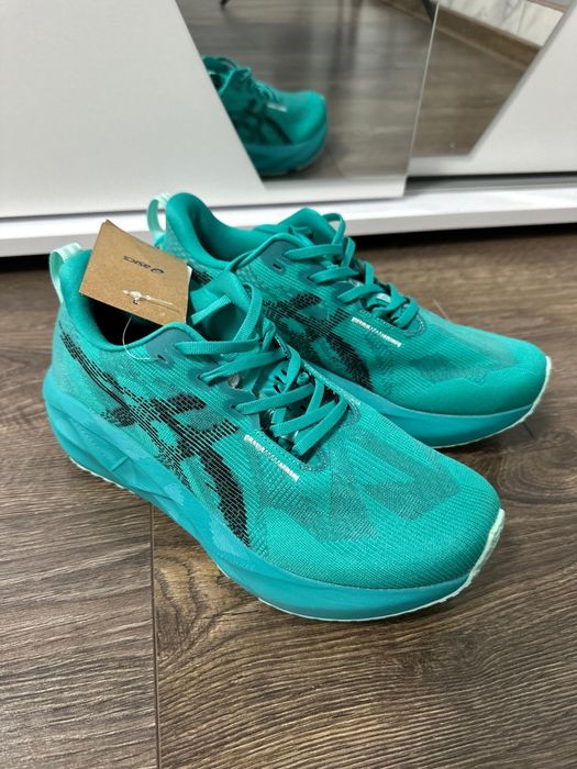 Asics Novablast 5 mărimea 42,5