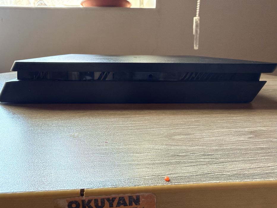 Продава се Play station 4slim