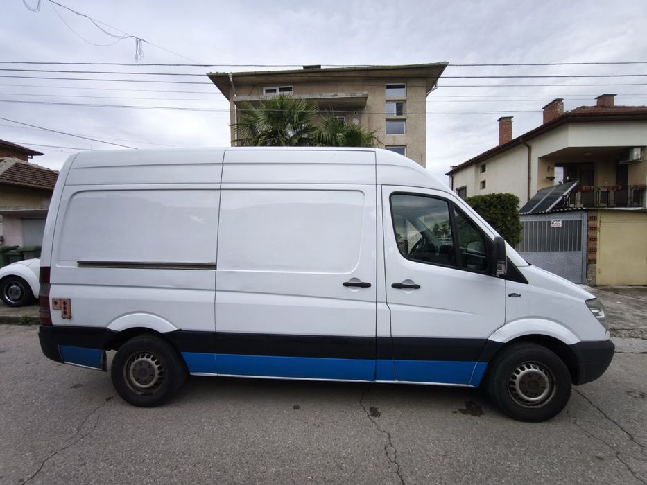 Mercedes Sprinter с падащ борд Dhollandia – работен бус
