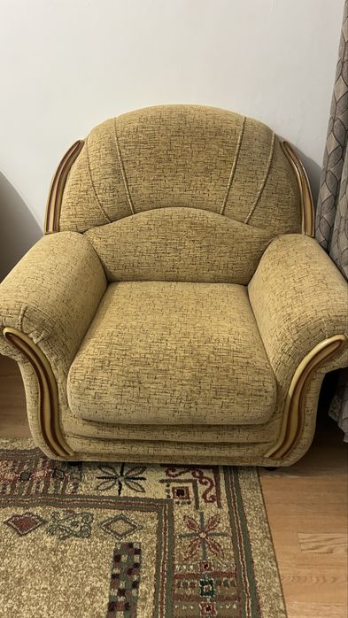 Диван с креслом