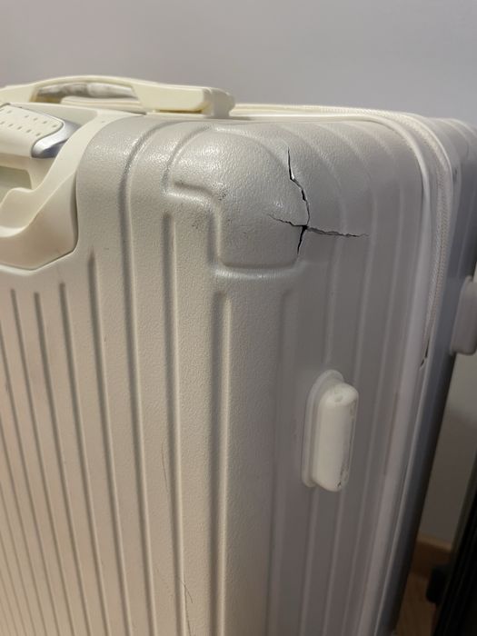 Чемодан в отличном состоянии