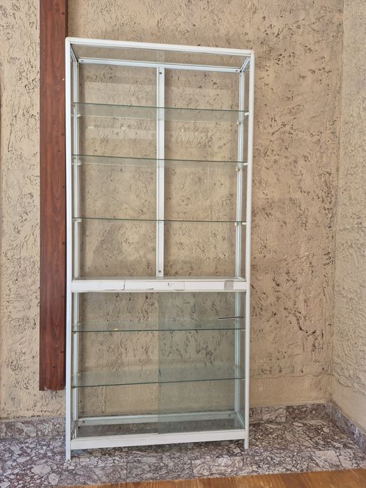 Стъклена витрина/ етажерка