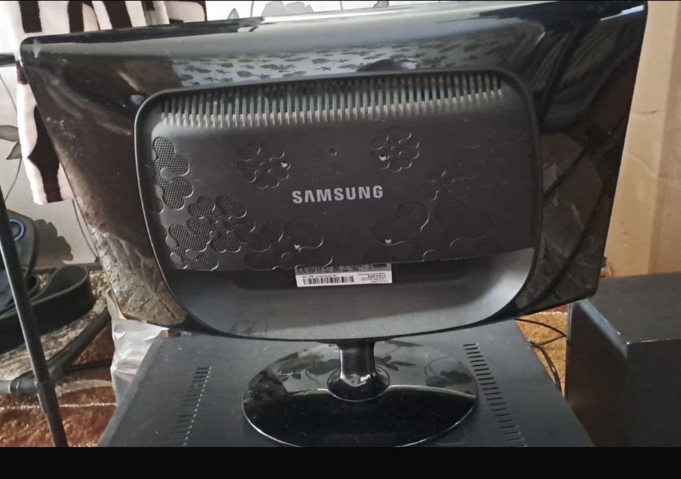 Монитор samsung