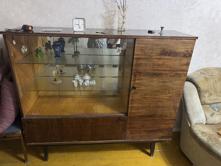Сервант отдам даром