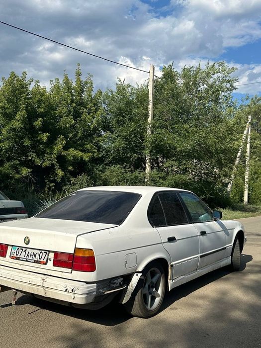 Продам bmw 520 i