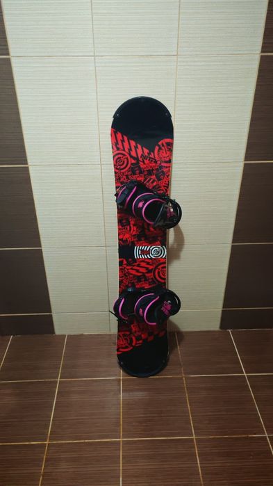Placa snowboard Nitro 142 cm-legaturi boots Burton dama