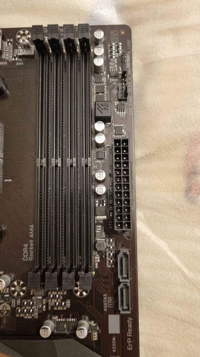 Placa de baza Aorus B450 Elite Gaming