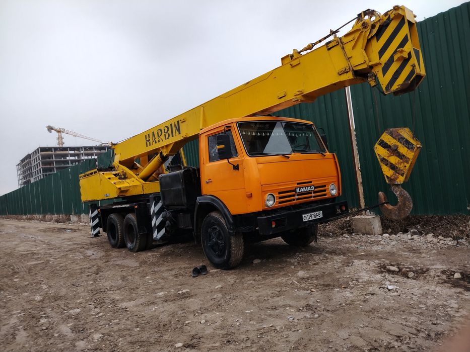 Auto kran sotiladi 16t