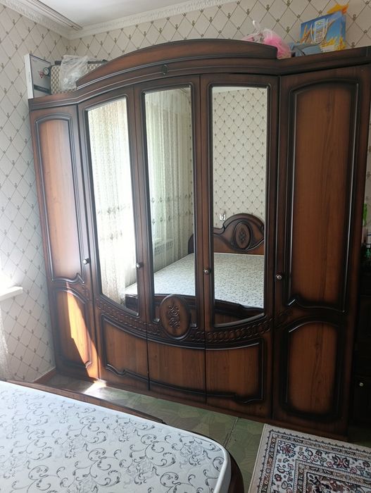 Продается спальный гарнитур комплекте