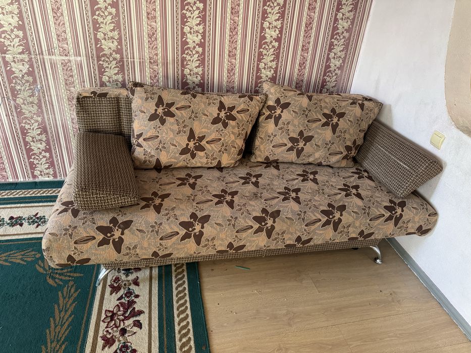 Раскладной диван б/у
