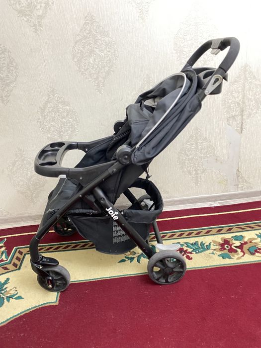 Коляска от бренда Joie