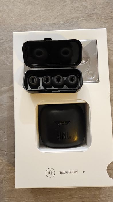 JBL TUNE FLEX слушалки