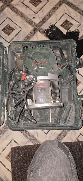 Продам фрезу Bosh 1400