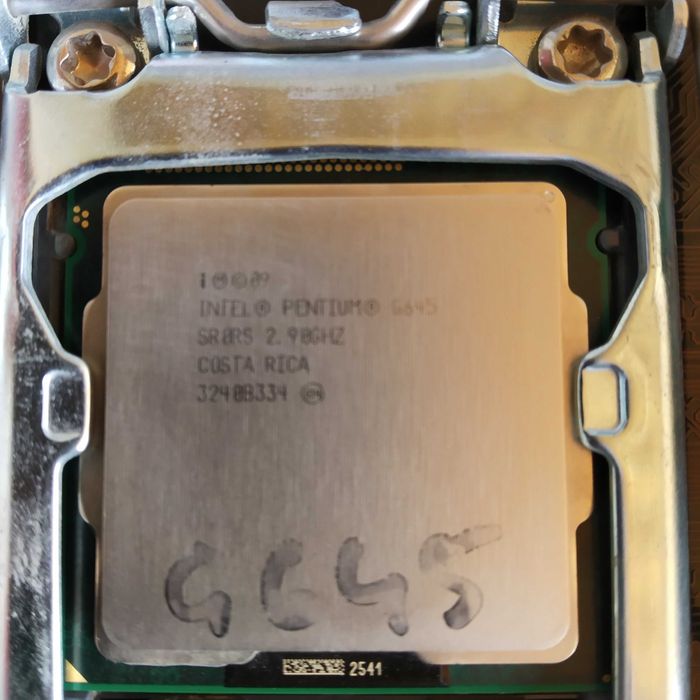 Kompyuter keys sotiladi 5 dona bor