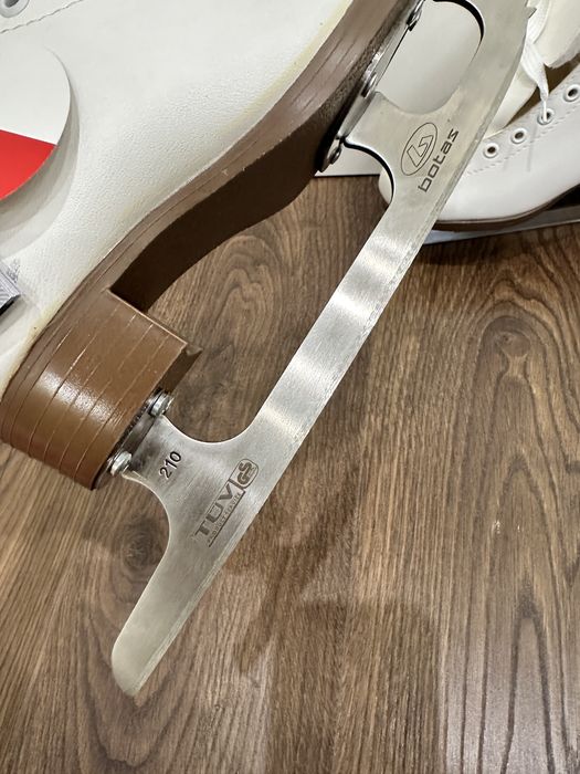 Новые Коньки BOTAS размер 32 (20 см)