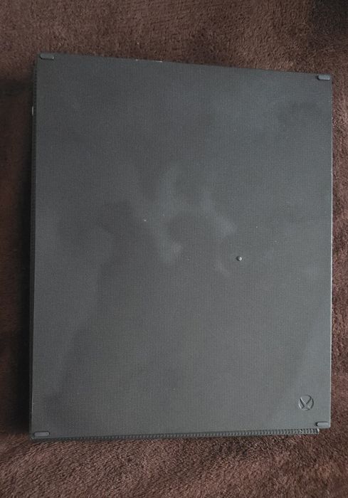 Vand xbox one x defect/pt piese