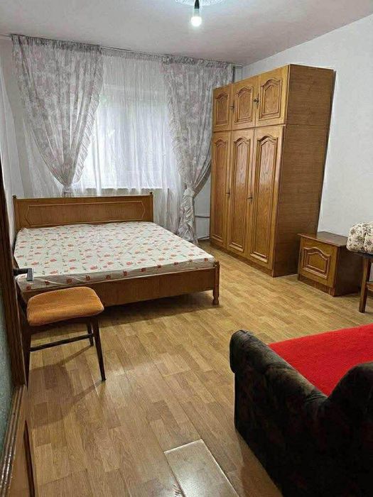 Inchiriez garsoniera