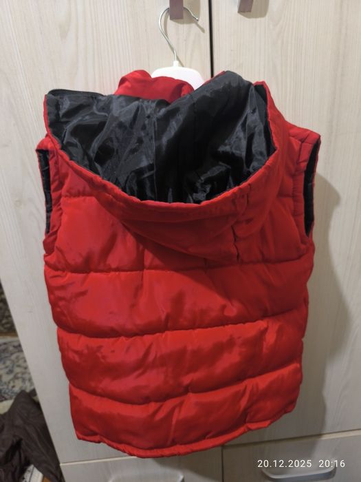 Жилет теплый можно мальчикам и девочкам