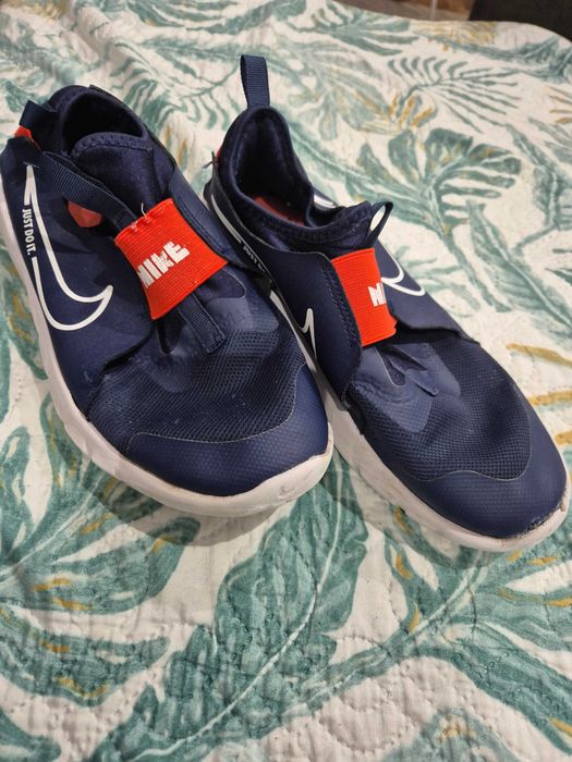 vând adidasi Nike marimea 39 pt baieti