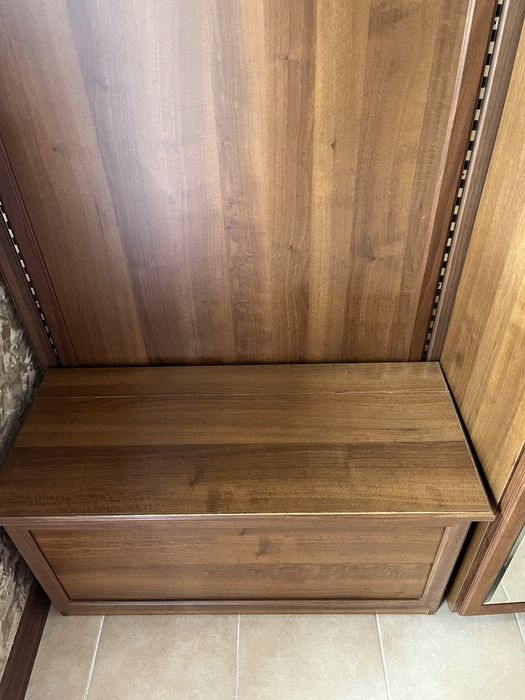 Продам прихожую.