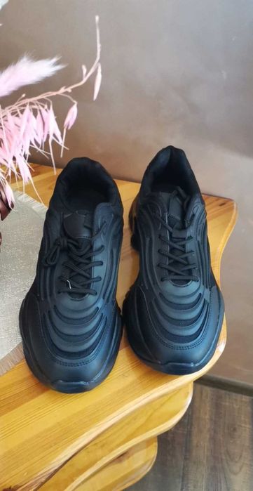 Нови маратонки. Леки и удобни