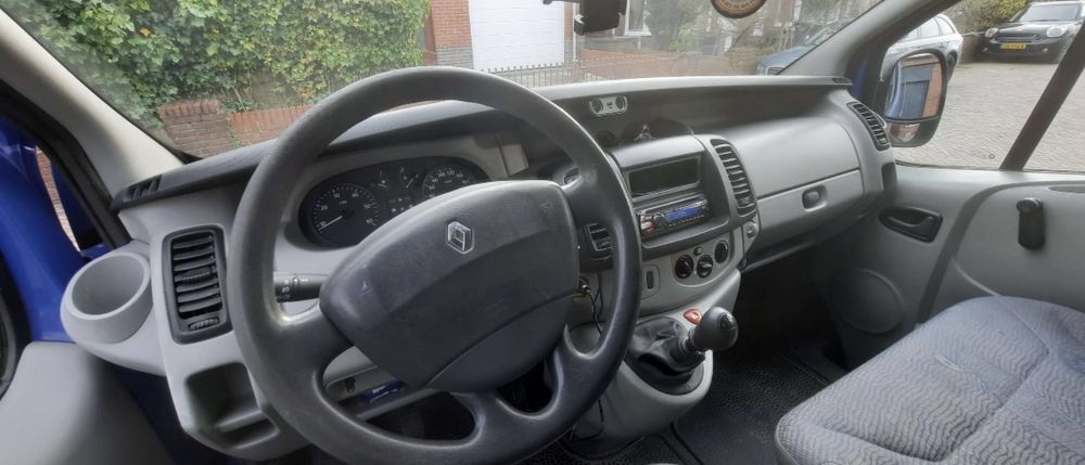 Renault Trafic 2.5dCi на части