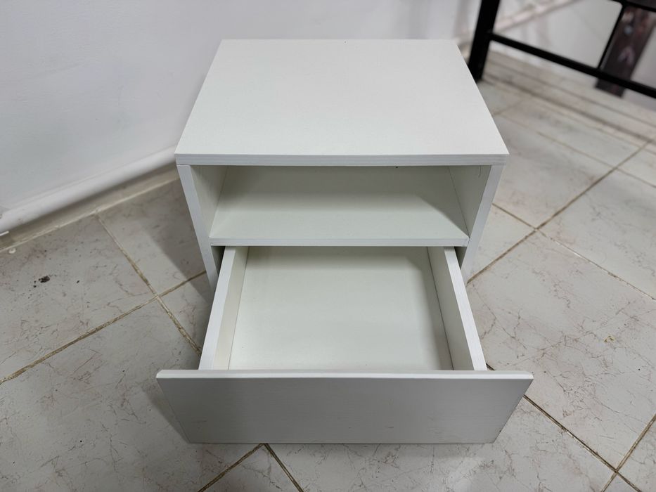 Тумба прикроватная