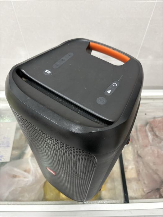JBL Paty Box 100