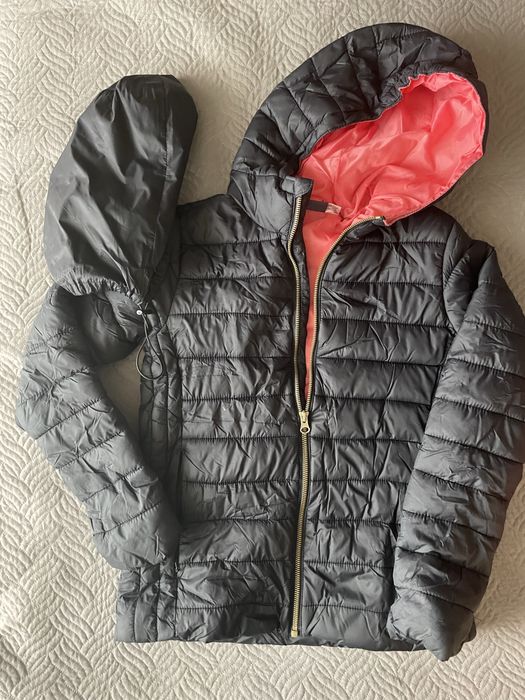 Черно олекотено яке за девойка ръст 152