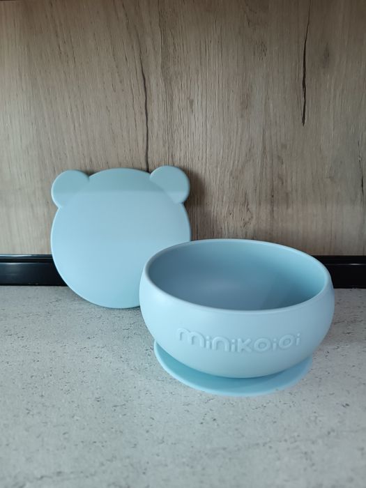 Синя силиконова купичка с капак minikoioi