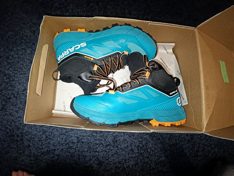 Обувки scarpa за туризъм и др