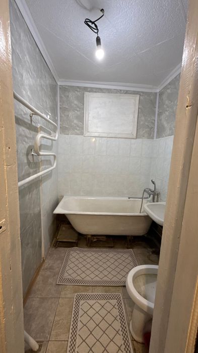 Продается 1.5 район магазина Валентина