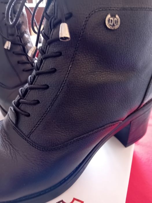 Боти от естествена кожа