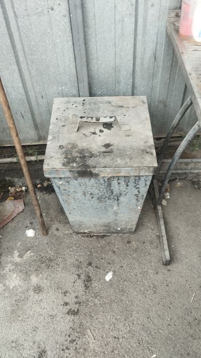 Продам железный контейнер для мусора