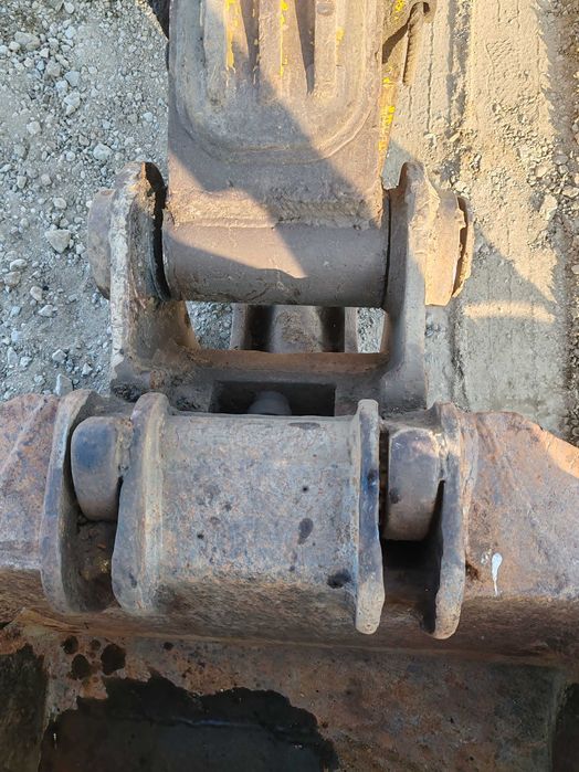 Cupla Cupa (has) Excavator Komatsu PC 210LC-8 An 2010