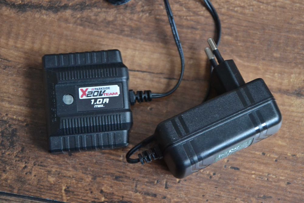 Нови зарядни устройства Parkside за батерии 20V, 2.4A и 4.5A