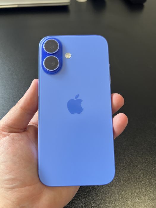 iPhone 16 128GB Ultramarine