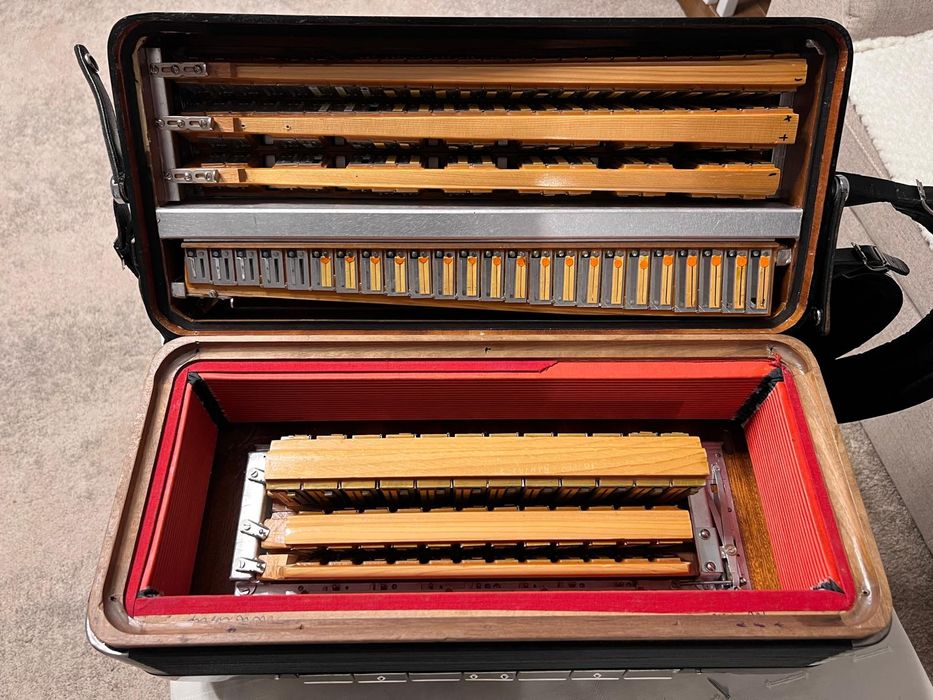 Acordeon excelsior 960 cu cassotto 3+2