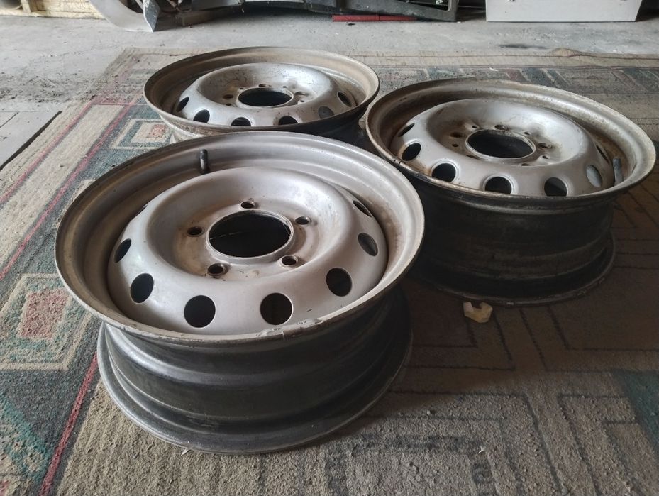 Продаю диски R15 на Ниву.
