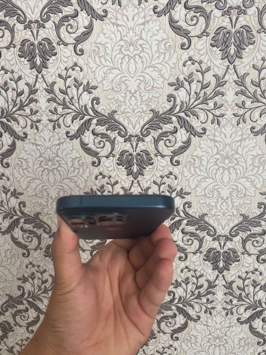 Продаю iPhone 15 Pro СРОЧНО
