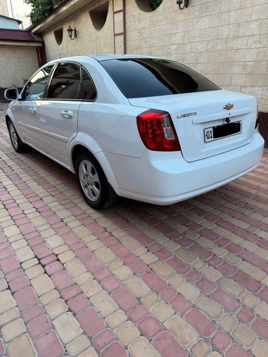 Lacetti Gentra sotiladi