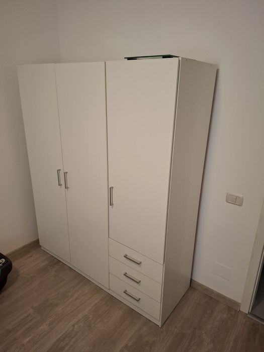 Dulap FANDRUP 145x176 3 uși 3 sertare alb ( șifonier )
Folie
, 
HDF (P