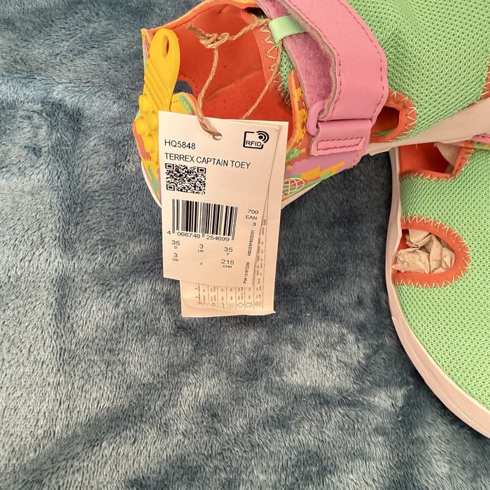Sandale Adidas x LEGO Terrex Captain Toey – NOI, Mărimea 35
