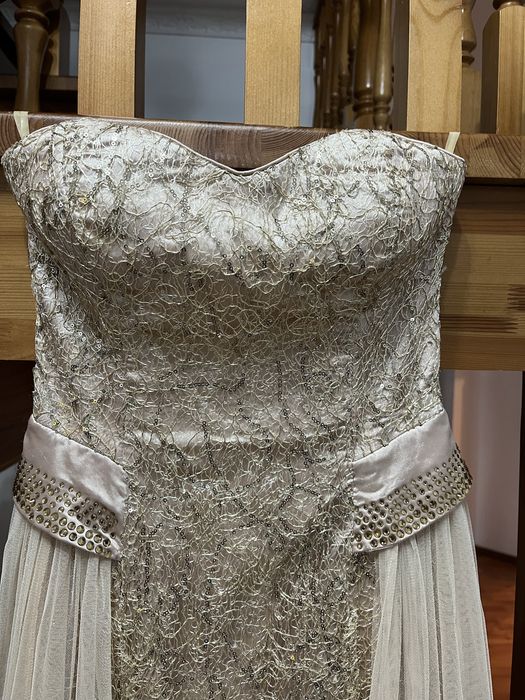 Женское вечернее платье